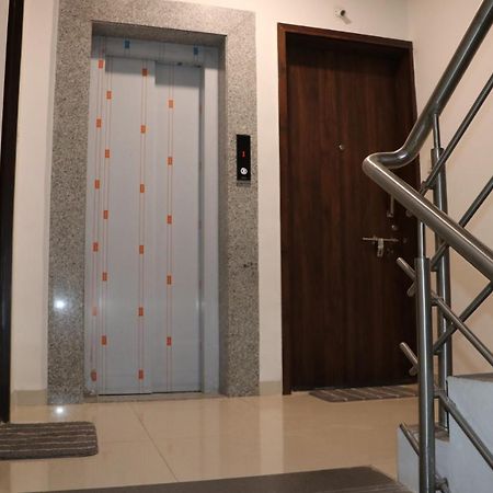 Service Apartments, Baner, Poona Buitenkant foto