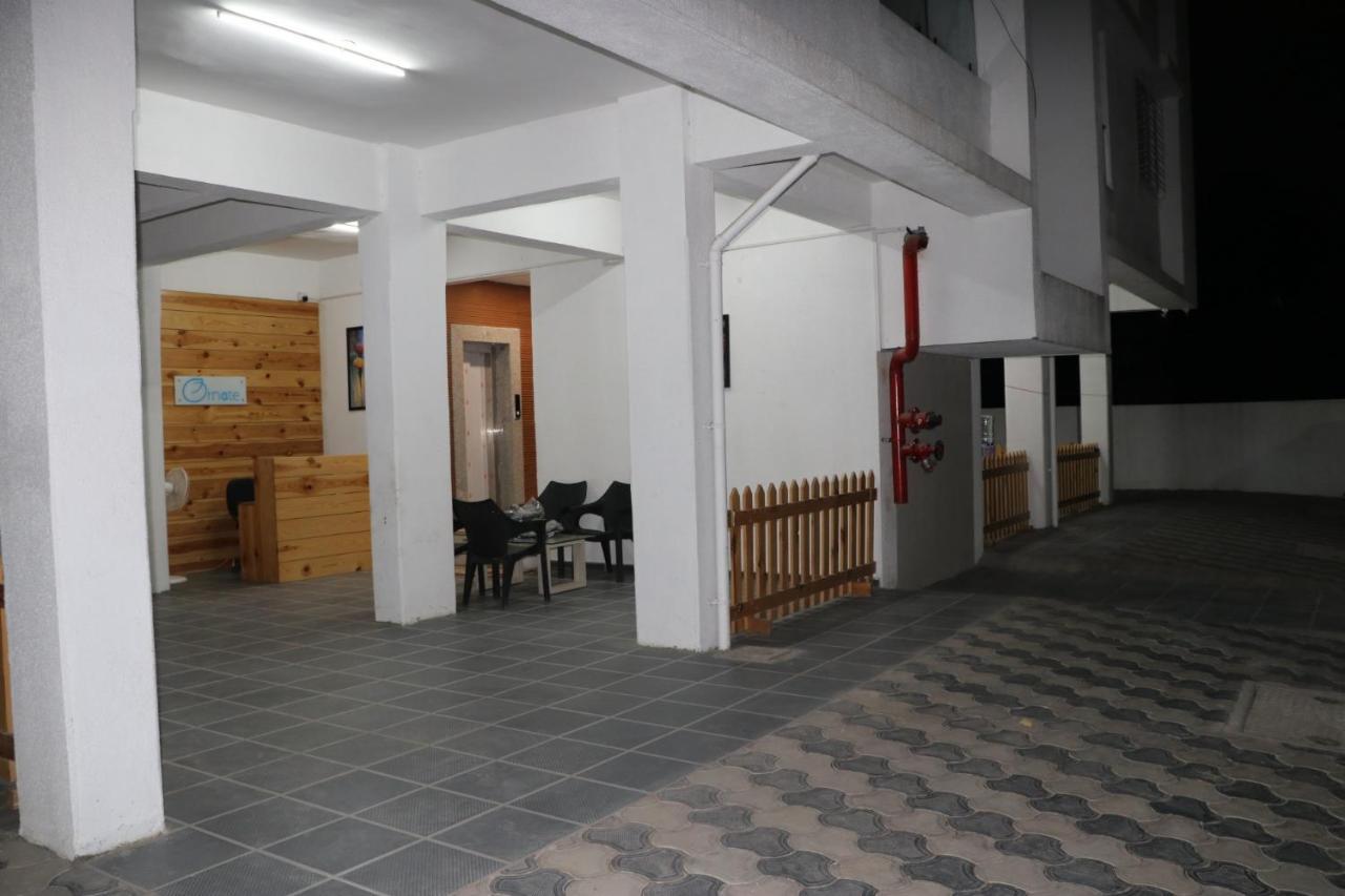 Service Apartments, Baner, Poona Buitenkant foto