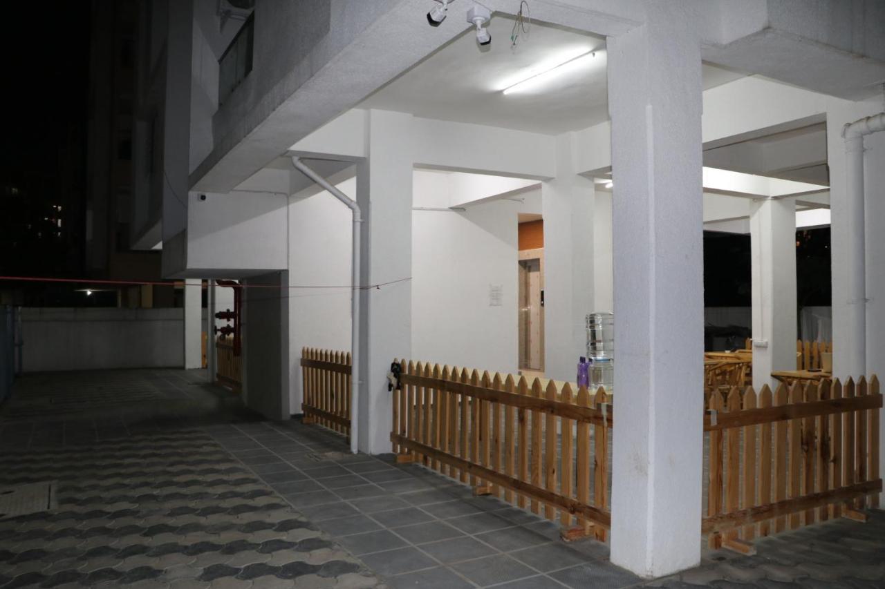 Service Apartments, Baner, Poona Buitenkant foto